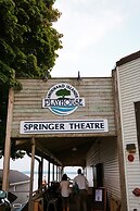 Riviera Inn and Suites 1000 Islands