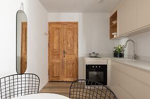 Flea Market Charm Studio by Sea N' Rent