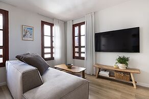 Flea Market Charm Studio by Sea N' Rent