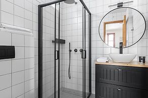 Flea Market Charm Studio by Sea N' Rent