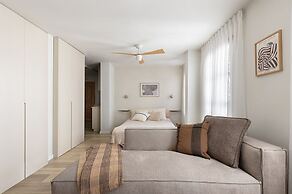 Flea Market Charm Studio by Sea N' Rent