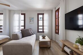 Flea Market Charm Studio by Sea N' Rent