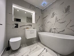 Isleworth Apartments