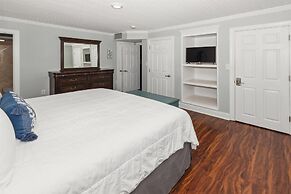 Dolphin Point 305b 2 Bedroom Condo by RedAwning