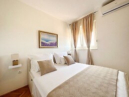 Maja - Free Wifi - A1