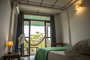 South West Bay Cabañas