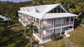 South West Bay Cabañas