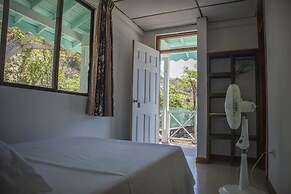 South West Bay Cabañas