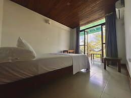 South West Bay Cabañas