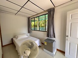 South West Bay Cabañas