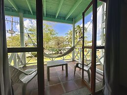 South West Bay Cabañas