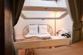 Hanuman Boutique Stay & Eatery