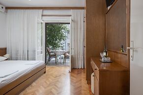 Matija - 120m to the Beach - R1