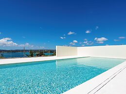 POOL VILLA KOURIJIMA by COLDIO