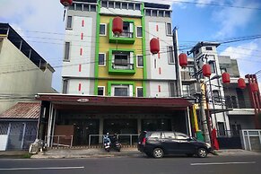 Capital O 93589 Hotel Wongso Syariah