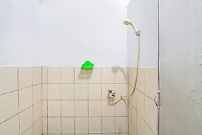 SPOT ON 93592 Pondok Backpackers Ardafa JogjaNearBlue Lagoon Jogja