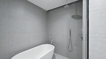 Australia 108 - Cloudrise