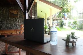 OYO 93595 Puri Adem 86 Syariah BunkbedNearMerapi Golf Club