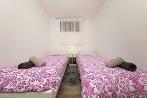 Berto - With Pool - H