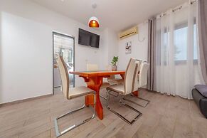 Berto - With Pool - H