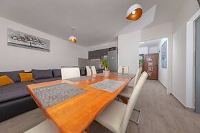 Berto - With Pool - H