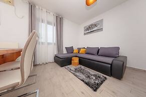 Berto - With Pool - H