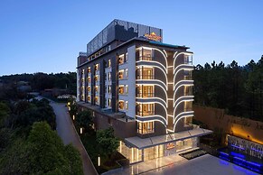 Hawthorn by Wyndham Honghe Mile Hot Spring