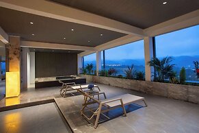 Hawthorn by Wyndham Honghe Mile Hot Spring