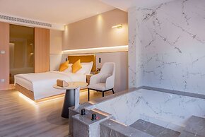 Hawthorn by Wyndham Honghe Mile Hot Spring