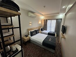 MOJO OTEL ALSANCAK