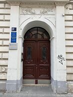 Bonne Chance Apartments