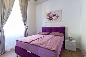 Bonne Chance Apartments