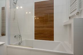 Apartment Plac Grunwaldzki by Renters