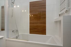 Apartment Plac Grunwaldzki by Renters