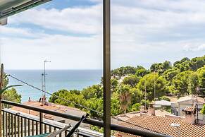 Your Retro Beach Front Hideaway in Salou