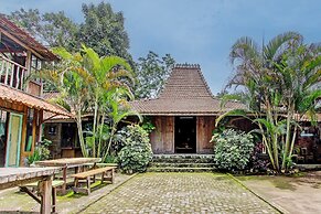 OYO Homes 93598 Omah Baturan Syariah