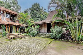 OYO Homes 93598 Omah Baturan Syariah