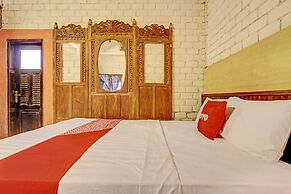 OYO Homes 93598 Omah Baturan Syariah