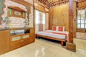 OYO Homes 93598 Omah Baturan Syariah