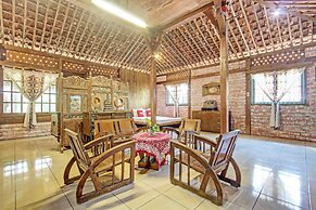 OYO Homes 93598 Omah Baturan Syariah