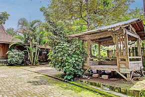 OYO Homes 93598 Omah Baturan Syariah