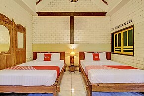 OYO Homes 93598 Omah Baturan Syariah