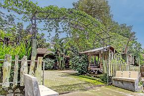 OYO Homes 93598 Omah Baturan Syariah