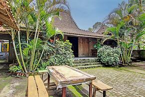 OYO Homes 93598 Omah Baturan Syariah