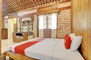 OYO Homes 93598 Omah Baturan Syariah