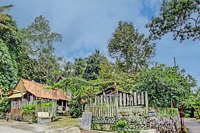 OYO Homes 93598 Omah Baturan Syariah