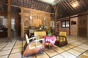 OYO Homes 93598 Omah Baturan Syariah