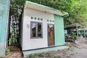 OYO Homes 93599 Homestay Bambu Oerip Syariah