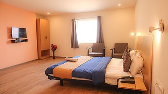 Hotel Noida Grand 121