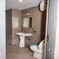 Hotel Noida Grand 121